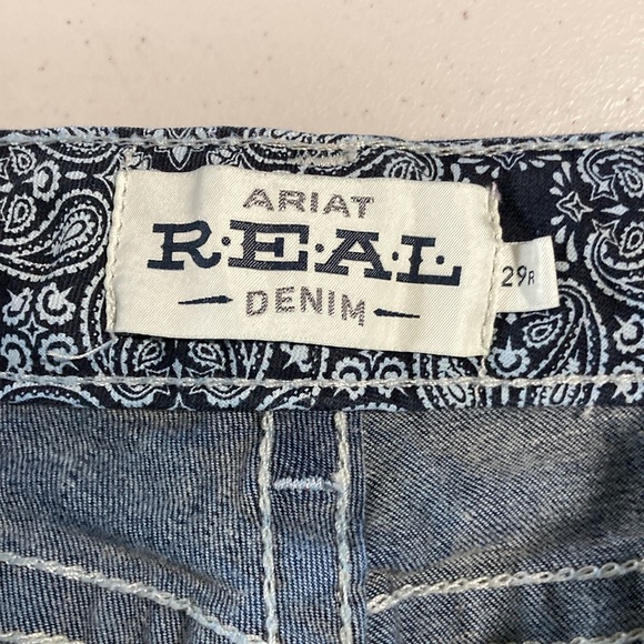 Ariat, R.E.A.L Denim, Mid Rise Straight Blue Denim Jeans. 29R - Picture 13 of 16